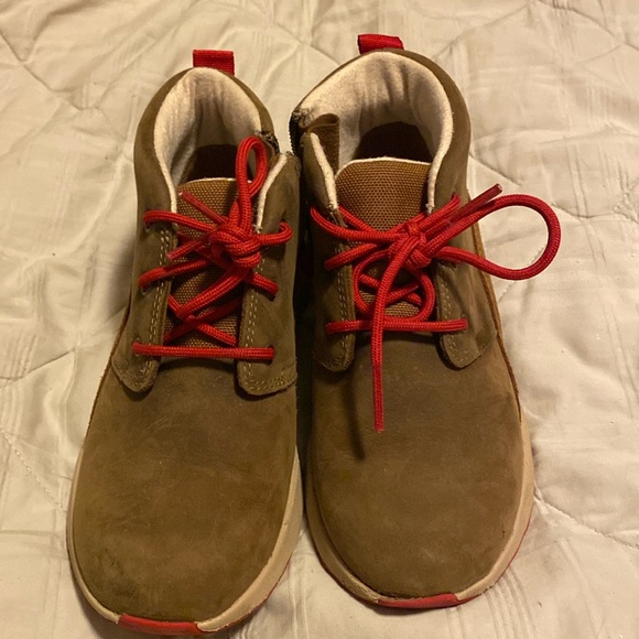 UGG Kids Canoe lii weather shoes - Picture 1 of 7